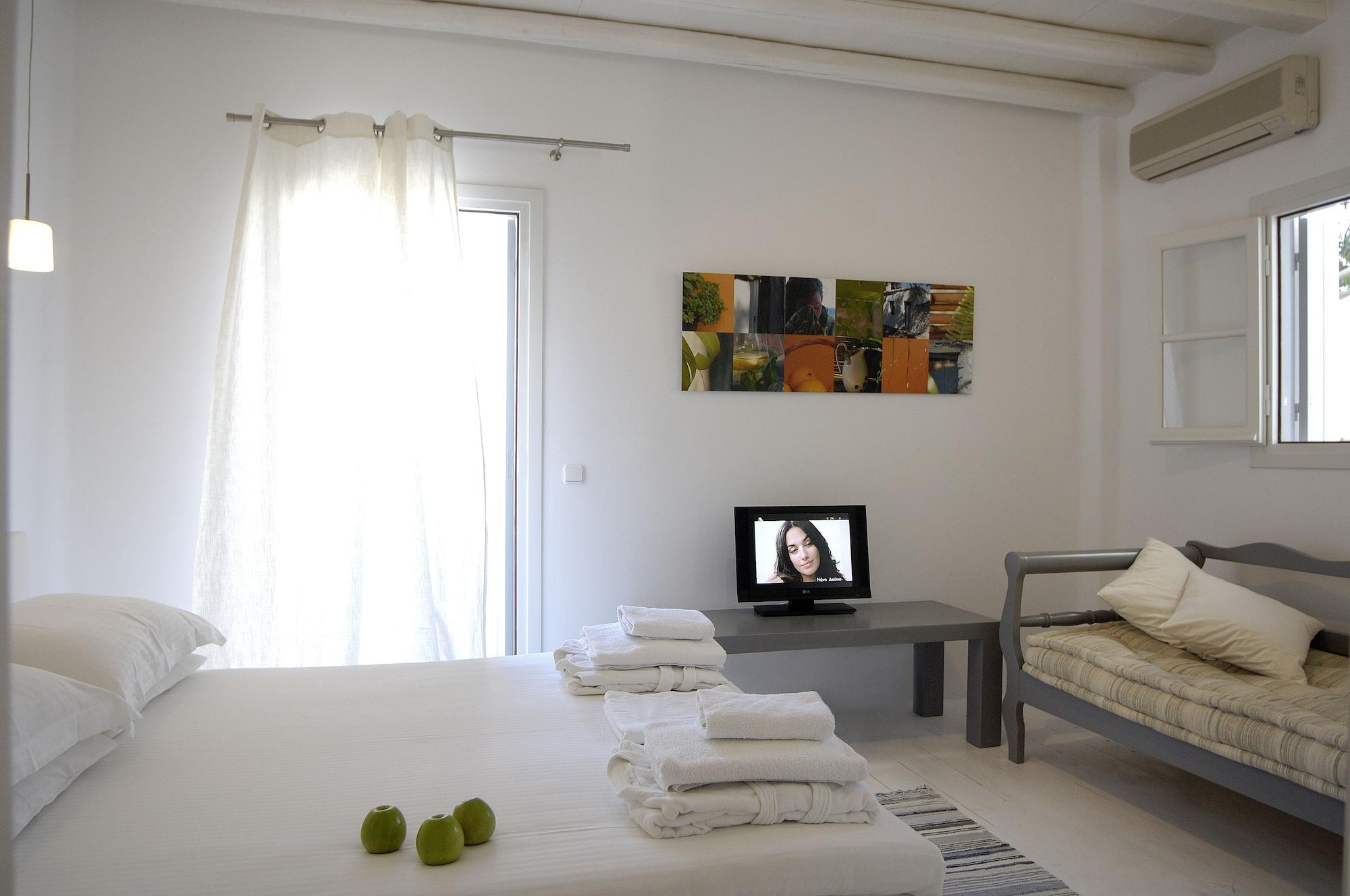 Kapetan Tasos Suites Полония Екстериор снимка