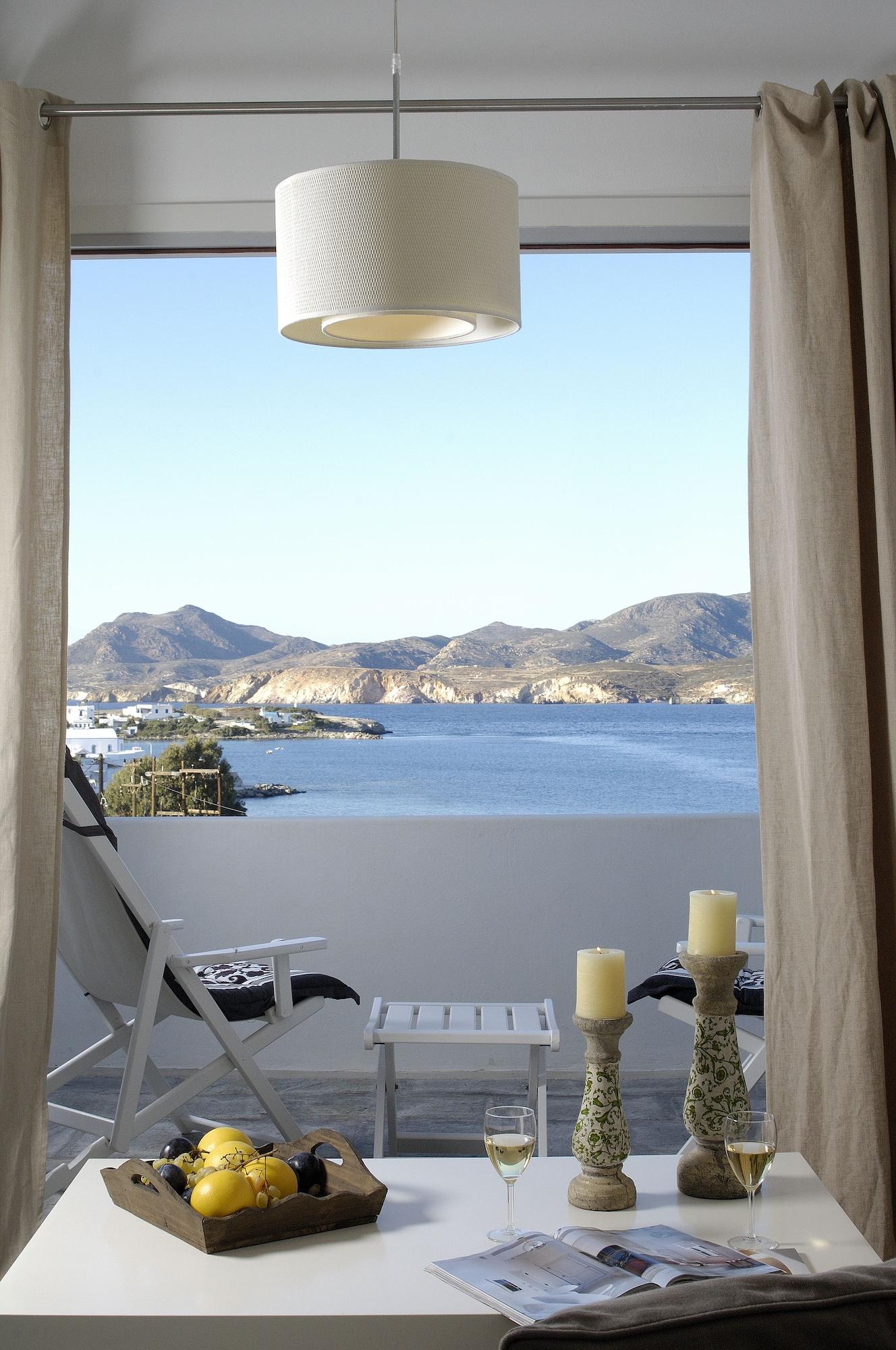 Kapetan Tasos Suites Полония Екстериор снимка