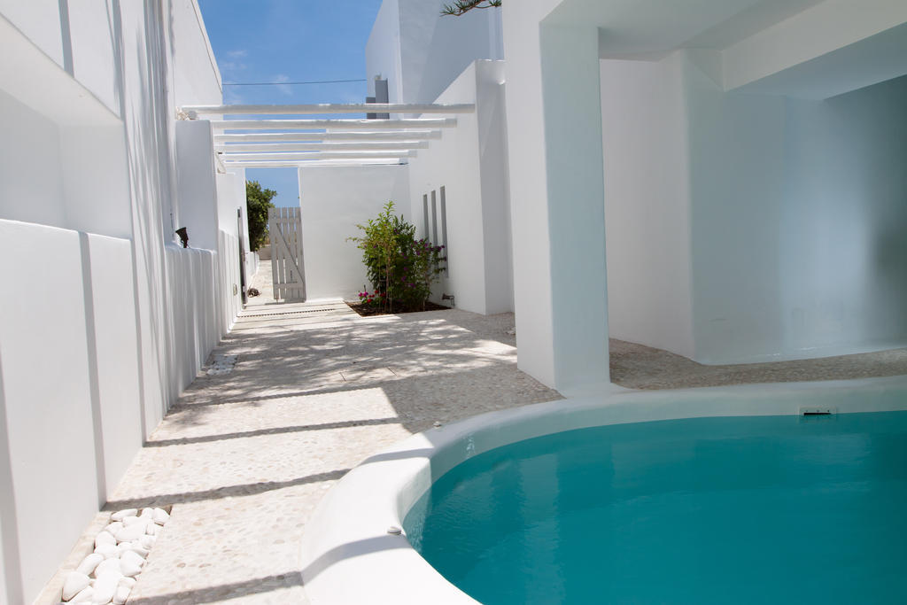 Kapetan Tasos Suites Полония Екстериор снимка